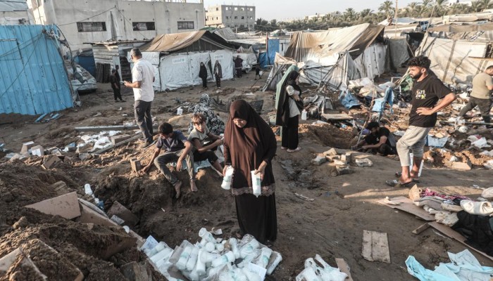 الاحتلال يدمر مخازن أدوية ومستلزمات طبية في دير البلح