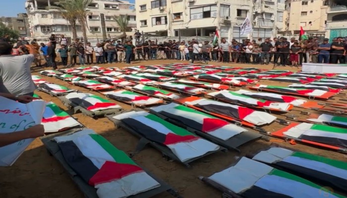 112 شهيدًا.. أكبر جنازة جماعية في غزة