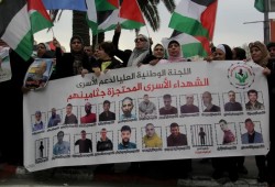 الاحتلال يحتجز 1700 جثمان شهيد فلسطيني