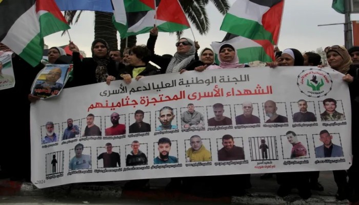 الاحتلال يحتجز 1700 جثمان شهيد فلسطيني