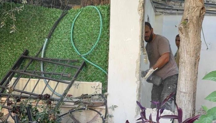 الاحتلال يجبر عائلة مقدسية على هدم 3 منازل في جبل المكبر