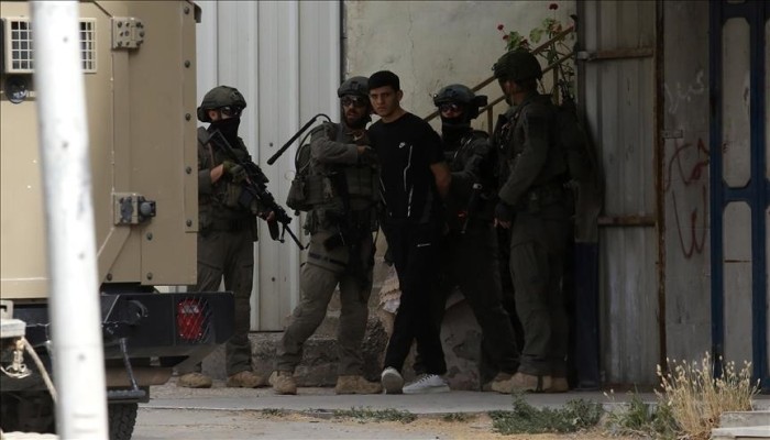 الاحتلال يواصل حملات الاعتقال في الضفة والقدس