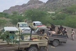 اليمن.. معارك ضارية بين قوات الشرعية والانقلابيين